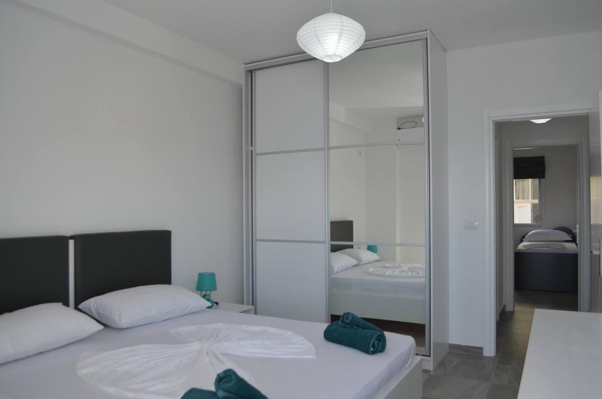 Wonderful View Apartments Sarande Bagian luar foto
