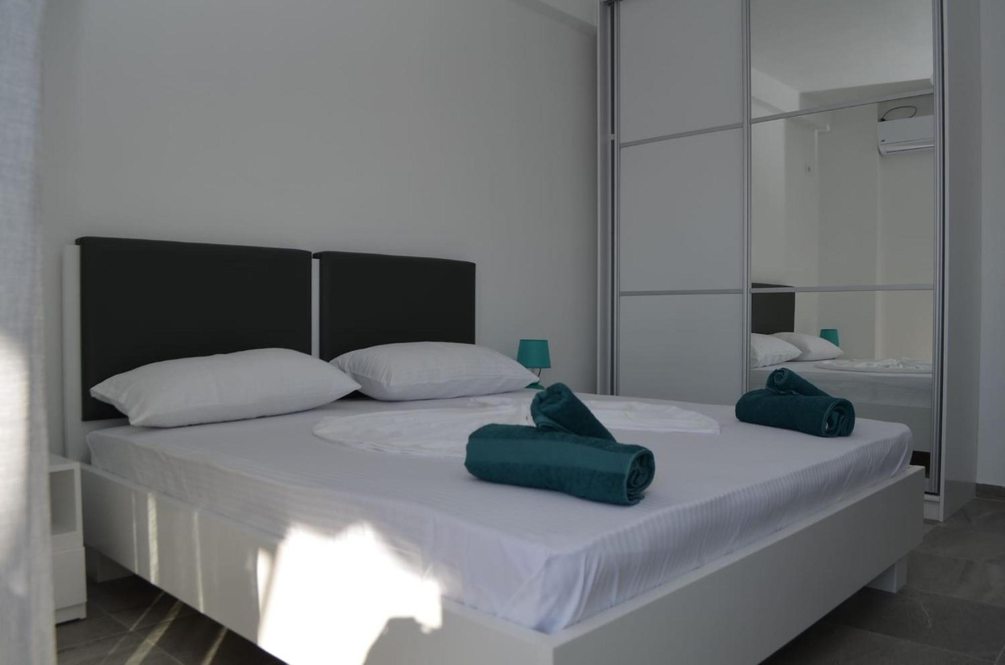 Wonderful View Apartments Sarande Bagian luar foto