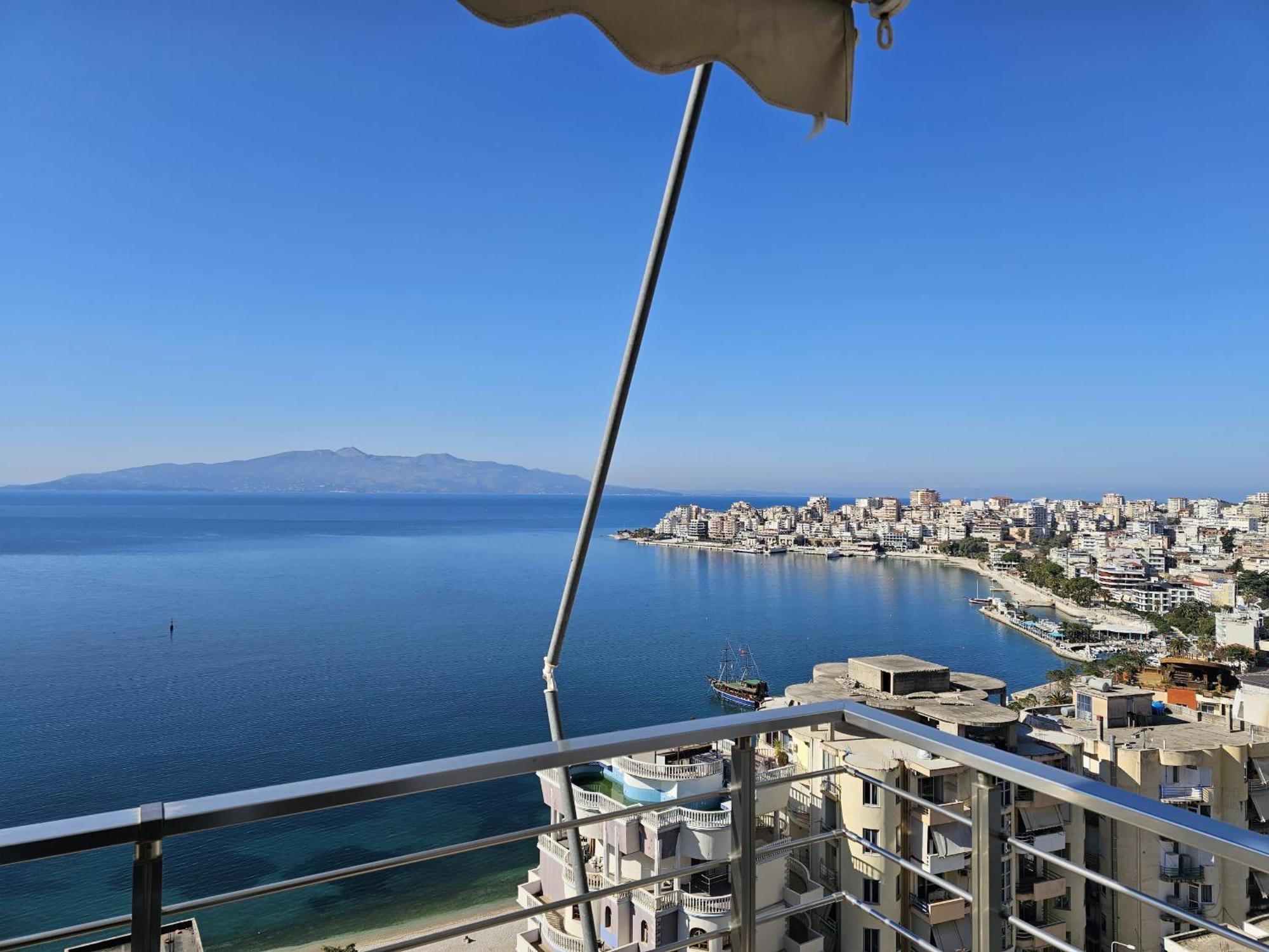 Wonderful View Apartments Sarande Bagian luar foto