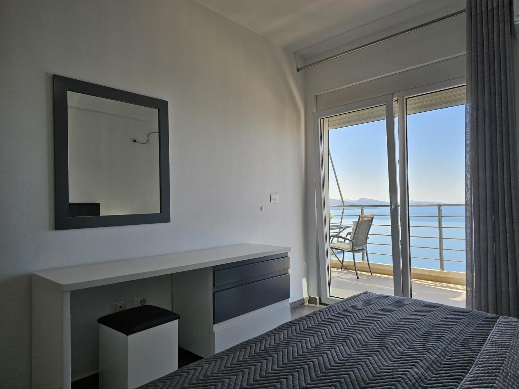 Wonderful View Apartments Sarande Bagian luar foto