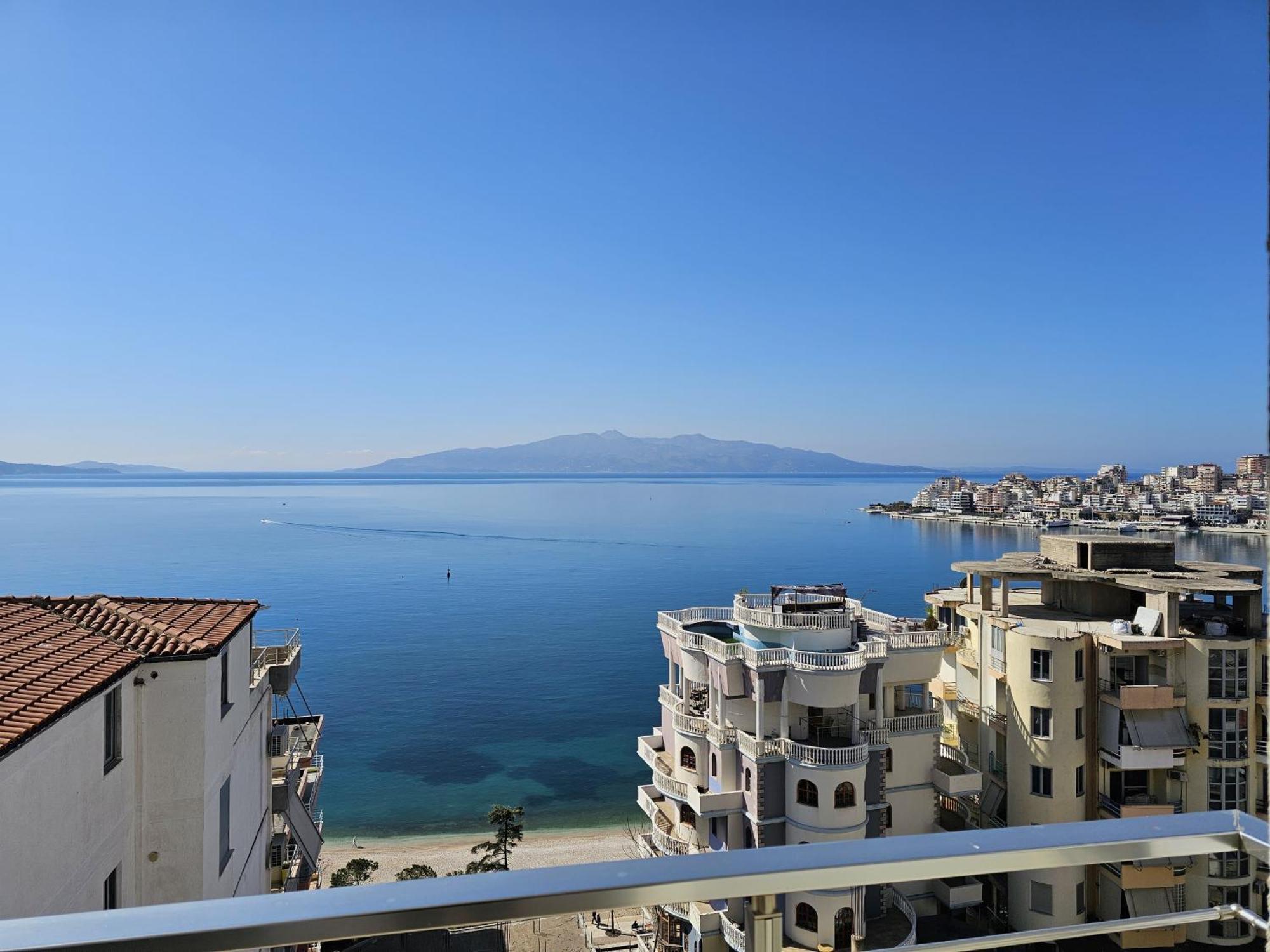 Wonderful View Apartments Sarande Bagian luar foto