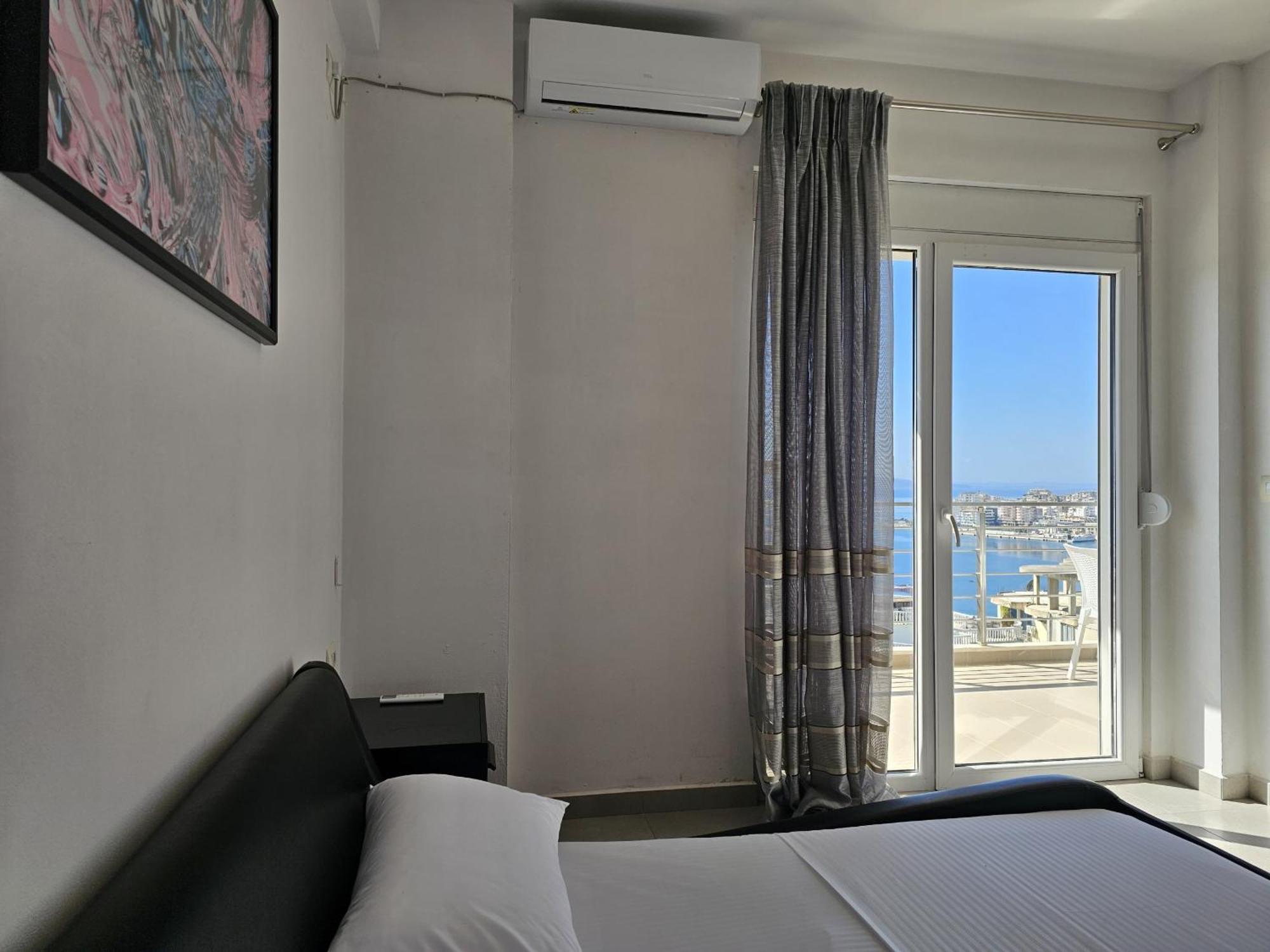 Wonderful View Apartments Sarande Bagian luar foto
