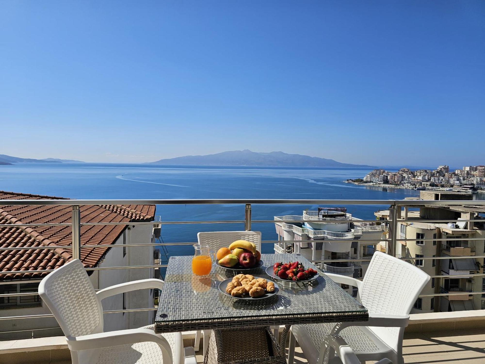 Wonderful View Apartments Sarande Bagian luar foto