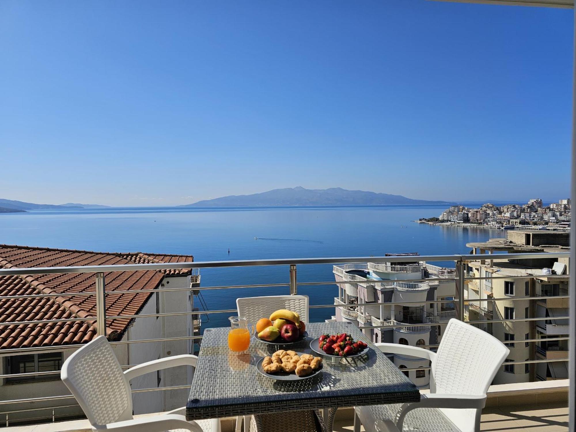 Wonderful View Apartments Sarande Bagian luar foto