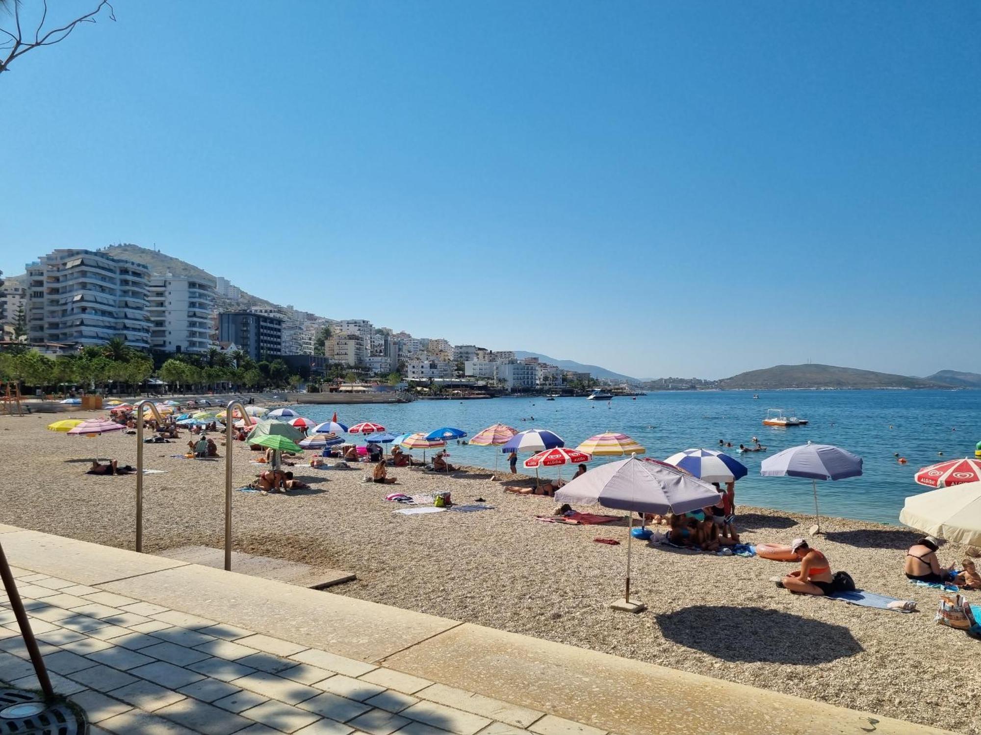 Wonderful View Apartments Sarande Bagian luar foto