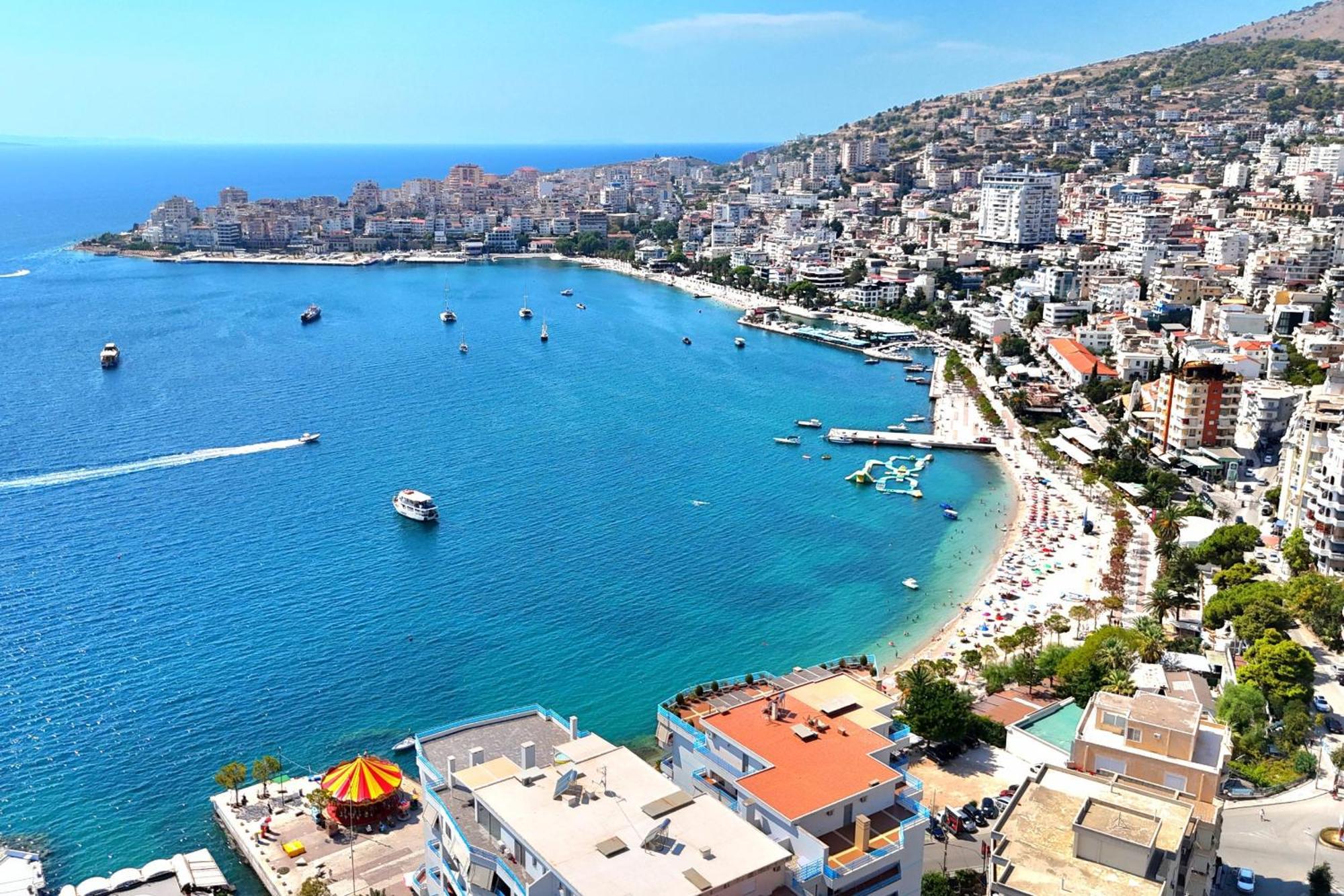 Wonderful View Apartments Sarande Bagian luar foto