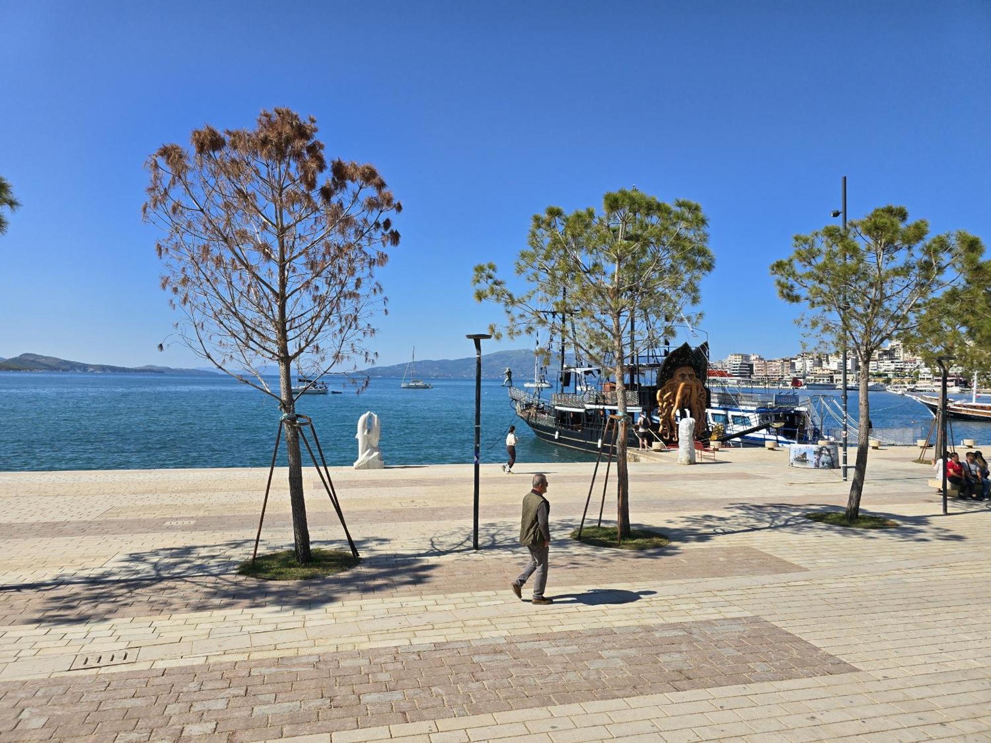 Wonderful View Apartments Sarande Bagian luar foto